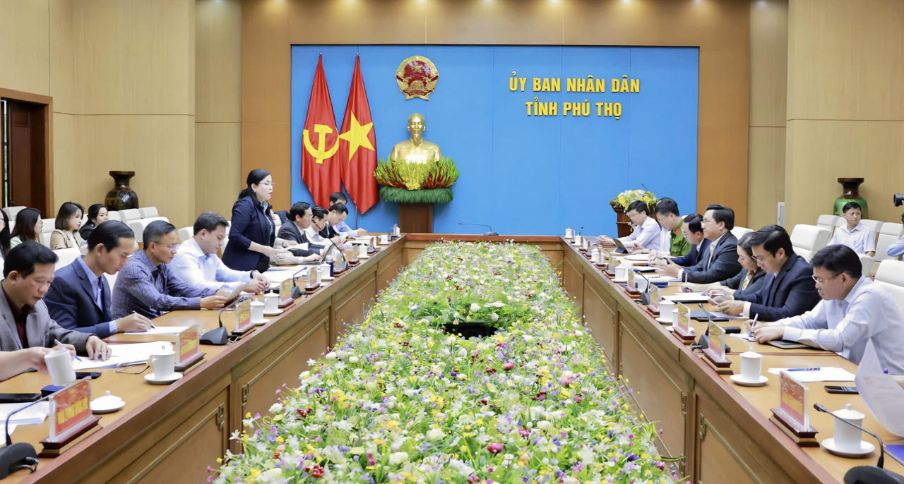 Đoàn công tác của Quốc hội làm việc với tỉnh Phú Thọ. Ảnh: Khánh Trang.