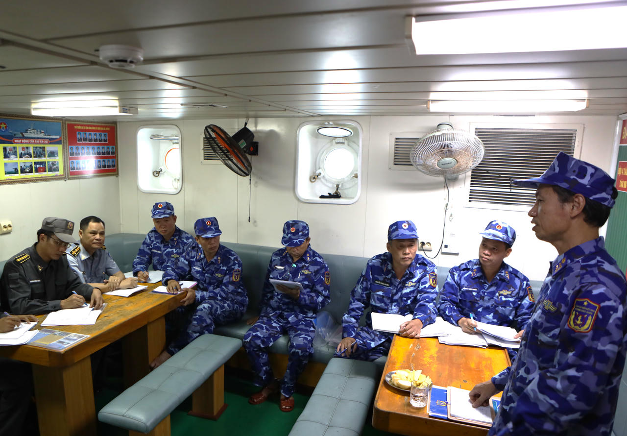 Cảnh sát biển Vùng 3 thực hiện cao điểm tuyên truyền chống khai thác IUU
