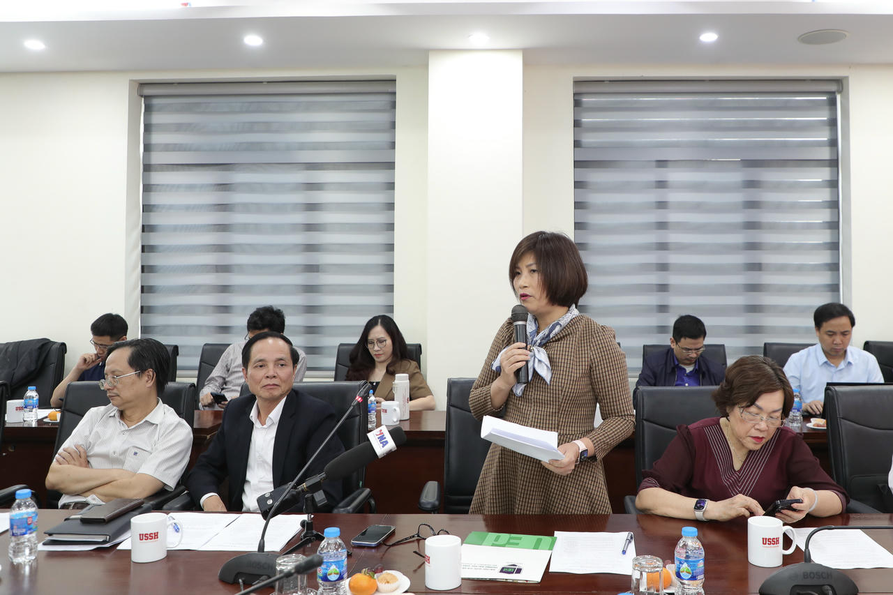 Các ý kiến góp ý tại hội nghị. (Ảnh: VNU)