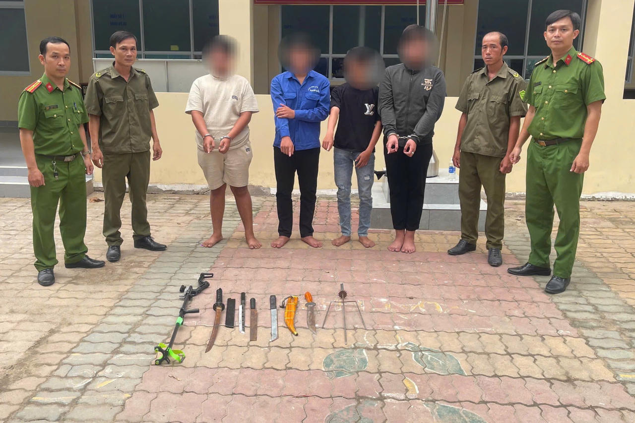 Nhóm “tuổi teen” mang hung khí tìm đối thủ để giải quyết mâu thuẫn