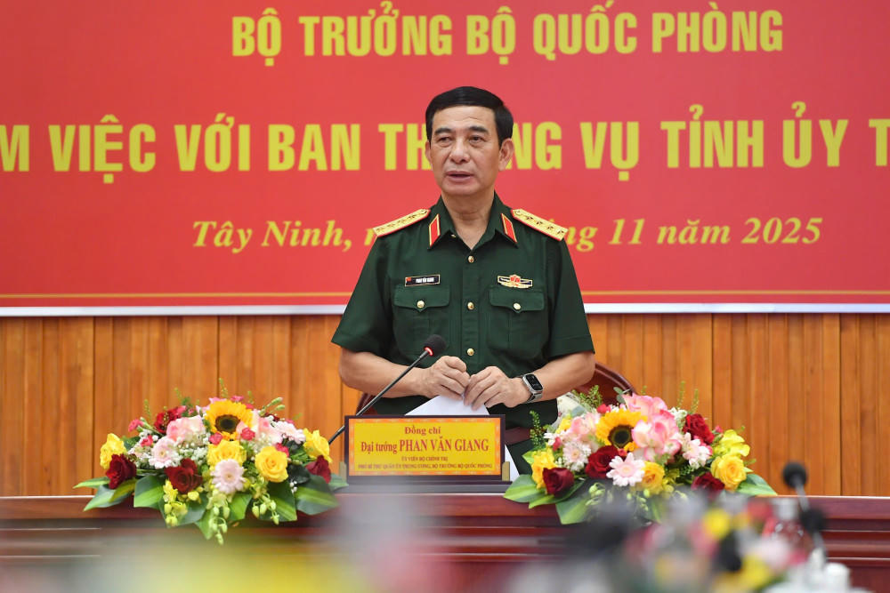 Đại tướng Phan Văn Giang phát biểu chỉ đạo.