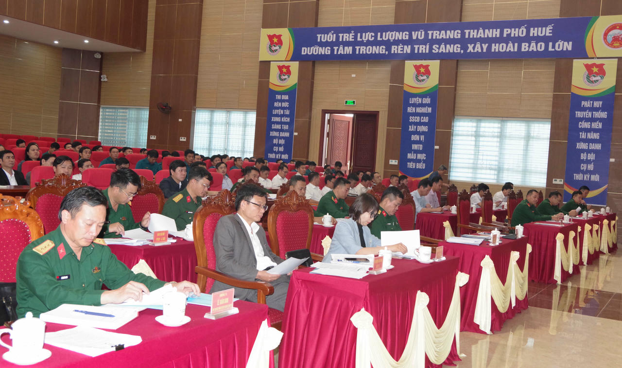 Đại biểu tham dự Hội nghị.