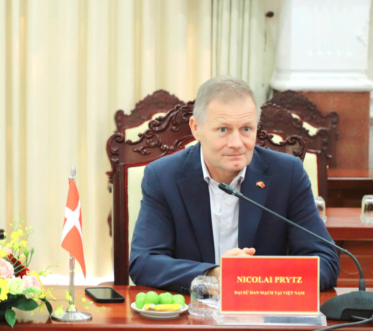 Ông Nicolai Prytz, Đại sứ Đan Mạch tại Việt Nam phát biểu tại buổi làm việc.