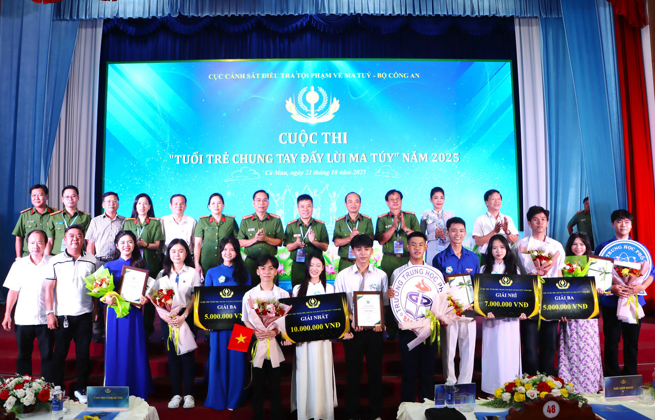 Công an tỉnh Cà Mau vừa phối hợp Cục Cảnh sát điều tra tội phạm về ma túy (Bộ Công an) và Sở Giáo dục và Đào tạo tổ chức thành công Cuộc thi “Tuổi trẻ chung tay đẩy lùi ma túy”.