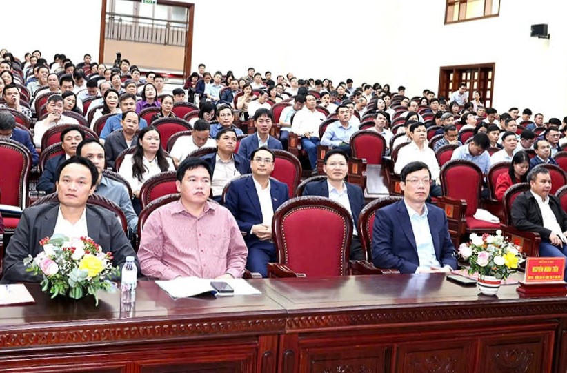 Hội nghị thu hút hơn&nbsp;300 đại biểu là lãnh đạo Ban nội chính, các sở ban ngành, các xã, phường&nbsp;tham dự.