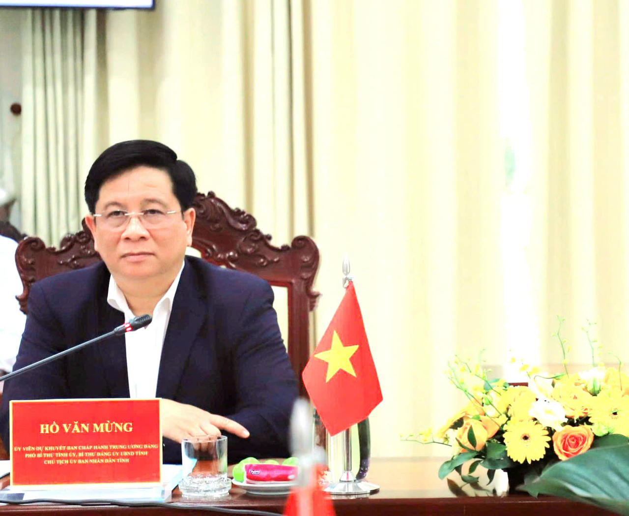 Chủ tịch UBND tỉnh An Giang Hồ Văn Mừng phát biểu tại buổi làm việc.