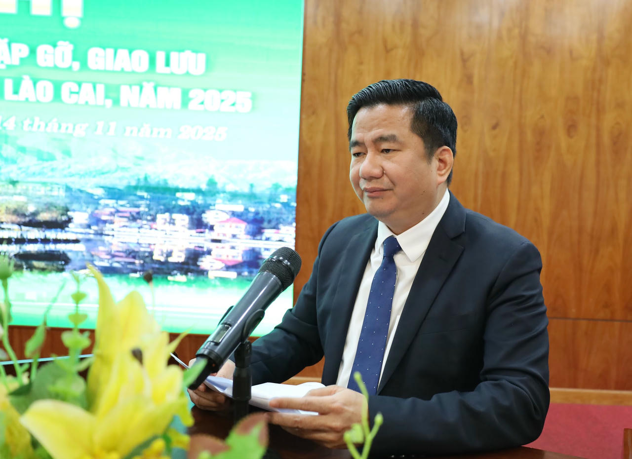 Ông Tô Ngọc Liễn, Chủ tịch UBND phường Sa Pa phát biểu tại Hội nghị