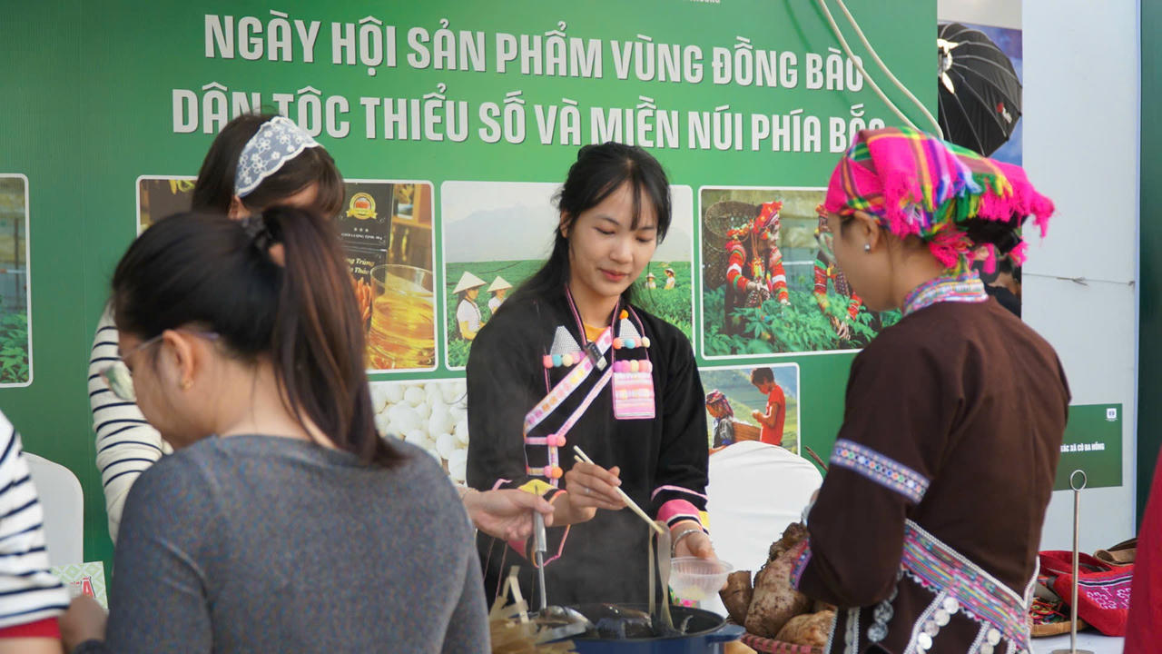 Khai mạc Ngày hội sản phẩm vùng đồng bào dân tộc thiểu số và miền núi phía Bắc