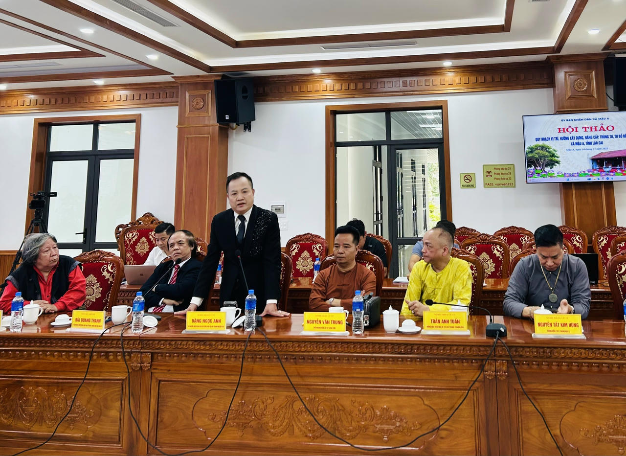 NNUT Đặng Ngọc Anh và các nhà nghiên cứu lịch sử, văn hoá, đại biểu tại hội thảo: Quy hoạch vị trí, hướng xây dựng, nâng cấp, trung tu, tu bổ đền Đại An.