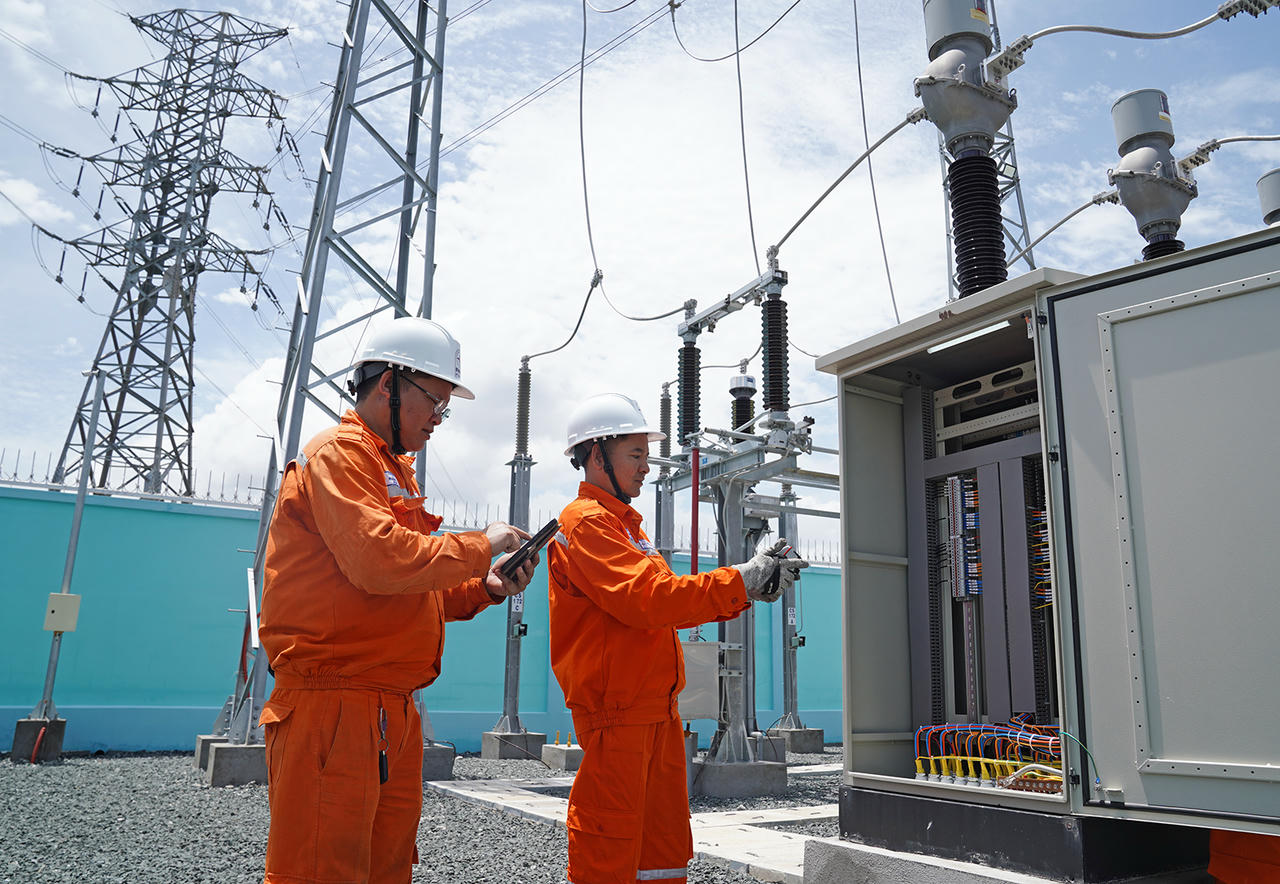 EVNSPC đẩy mạnh ứng dụng các công nghệ mới trong kiểm tra lưới điện