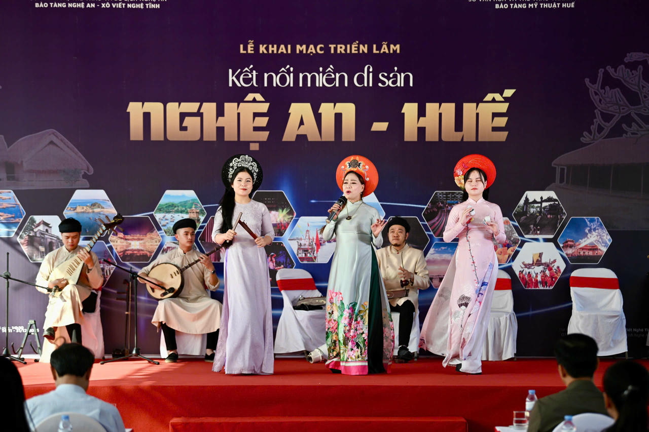 Triển lãm 'Kết nối miền di sản Nghệ An - Huế': Điểm hẹn văn hóa ấn tượng