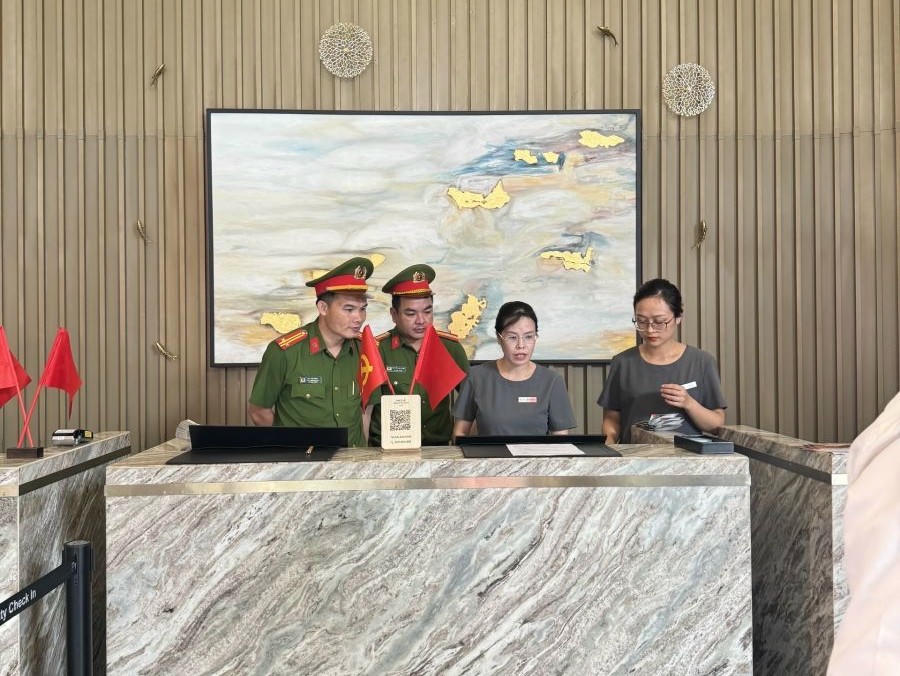 Lực lượng Công an tỉnh Thanh&nbsp;Hóa kiểm tra cơ sở kinh doanh có điều kiện trên địa bàn.