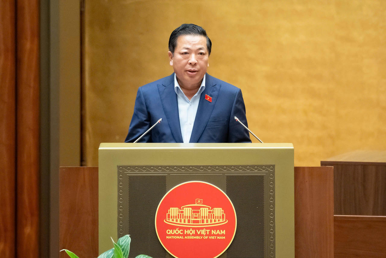 Bộ trưởng Bộ Xây dựng Trần Hồng Minh giải trình.