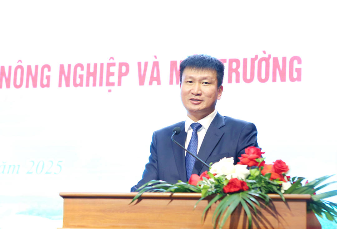 Phó Bí thư Tỉnh ủy, Chủ tịch UBND tỉnh Ninh Bình Trần Huy Tuấn phát biểu tại buổi gặp mặt (Ảnh: Văn Đại)