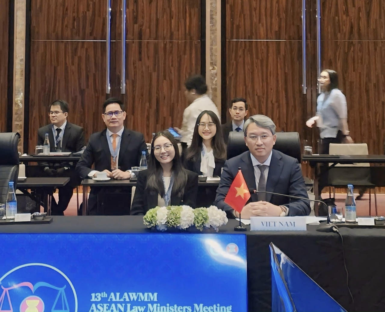 Bộ trưởng Tư pháp Nguyễn Hải Ninh cùng Đoàn Việt Nam dự Hội nghị.