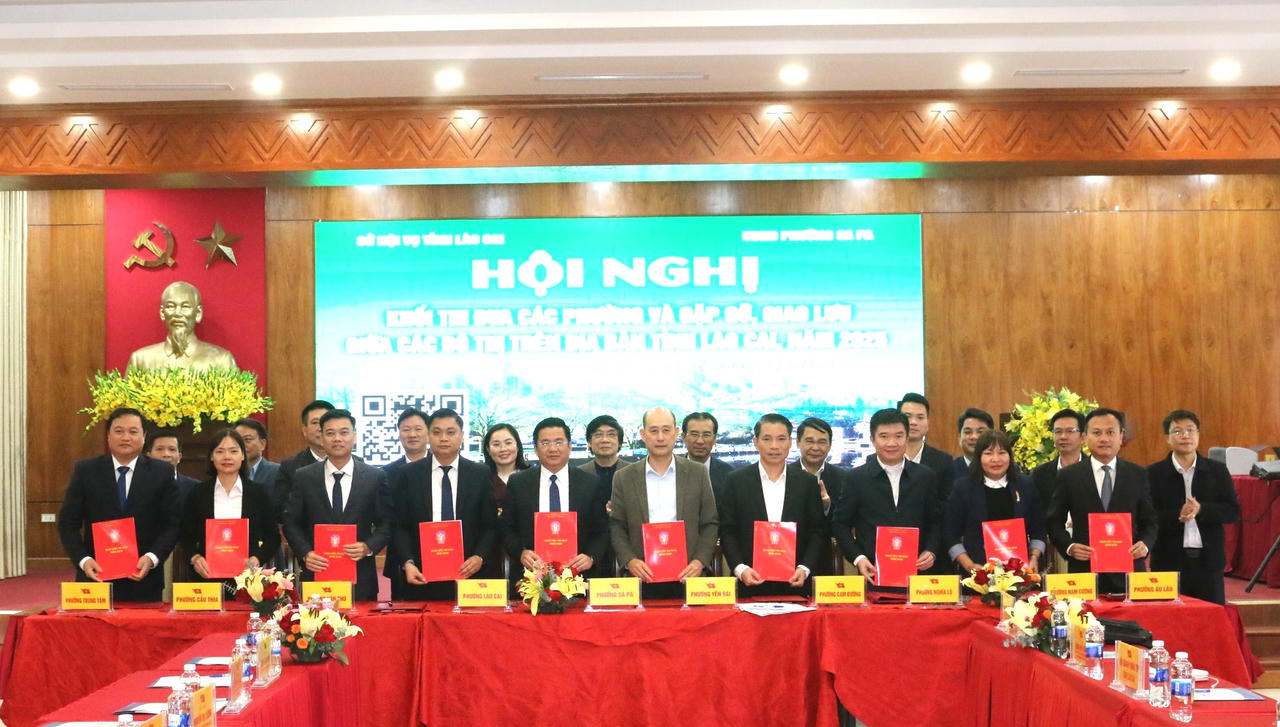 Ký giao ước thi đua giữa các đơn vị thành viên trong khối thi đua các phường năm 2025.