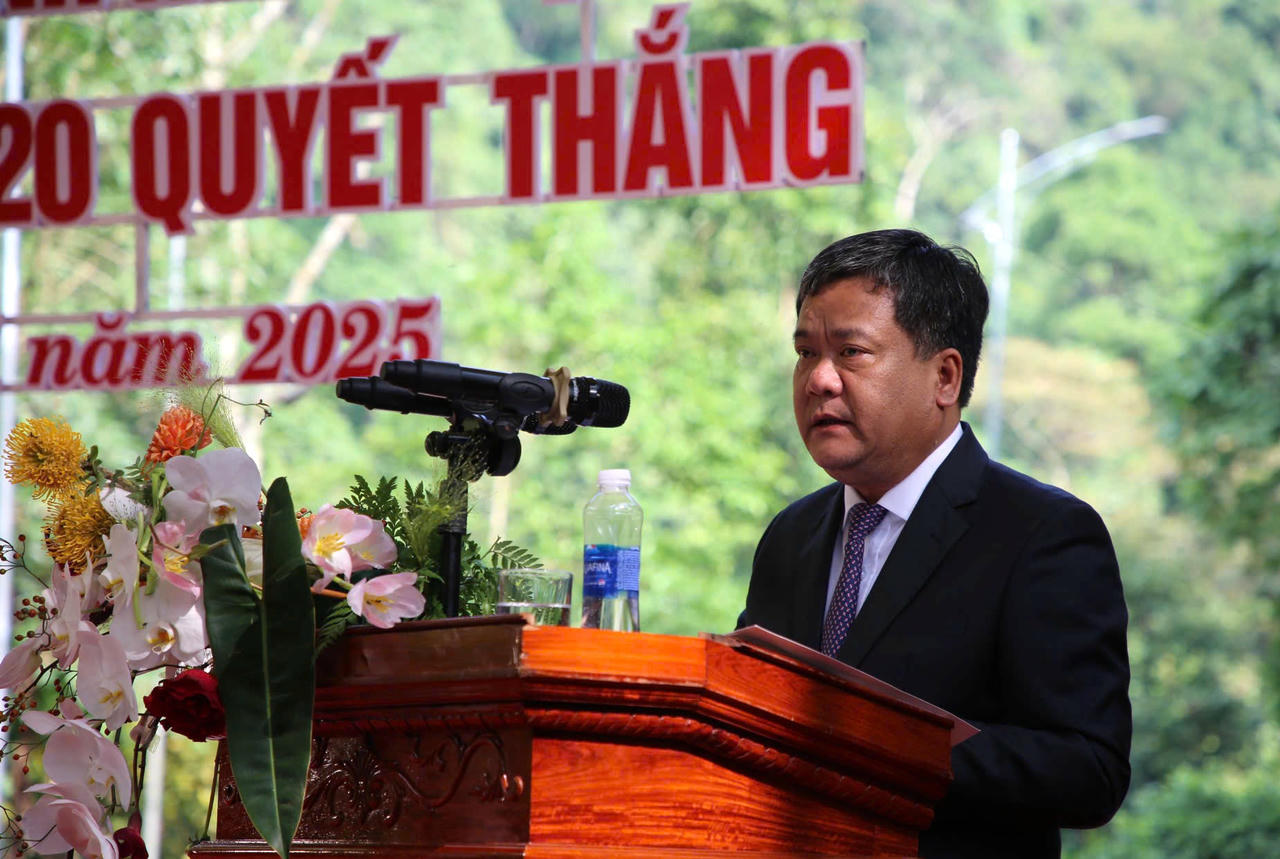 Chủ tịch UBND tỉnh Quảng Trị Trần Phong phát biểu tại buổi lễ. 