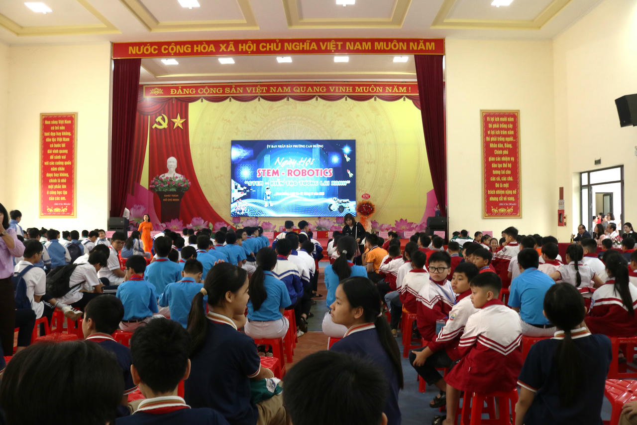 Quang cảnh buổi lễ khai mạc.