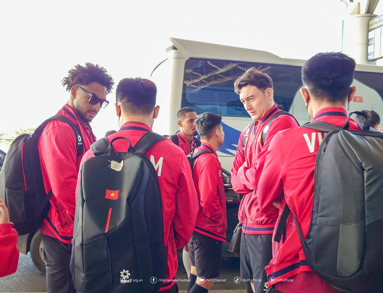 Đội tuyển Việt Nam sang Lào