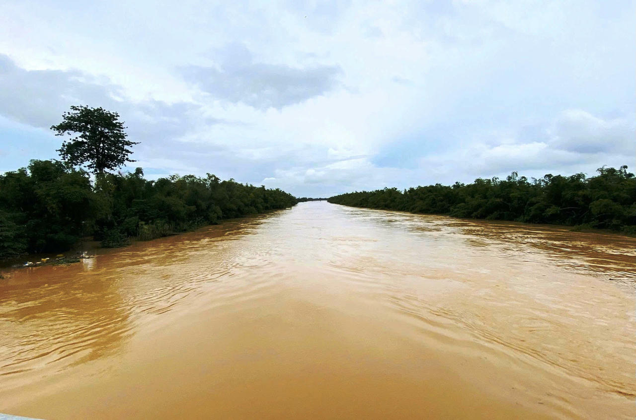 Theo dự báo, đỉnh lũ trên sông Vu Gia - Thu Bồn dao động ở mức BĐ2 - BĐ3, có nơi trên BĐ3.