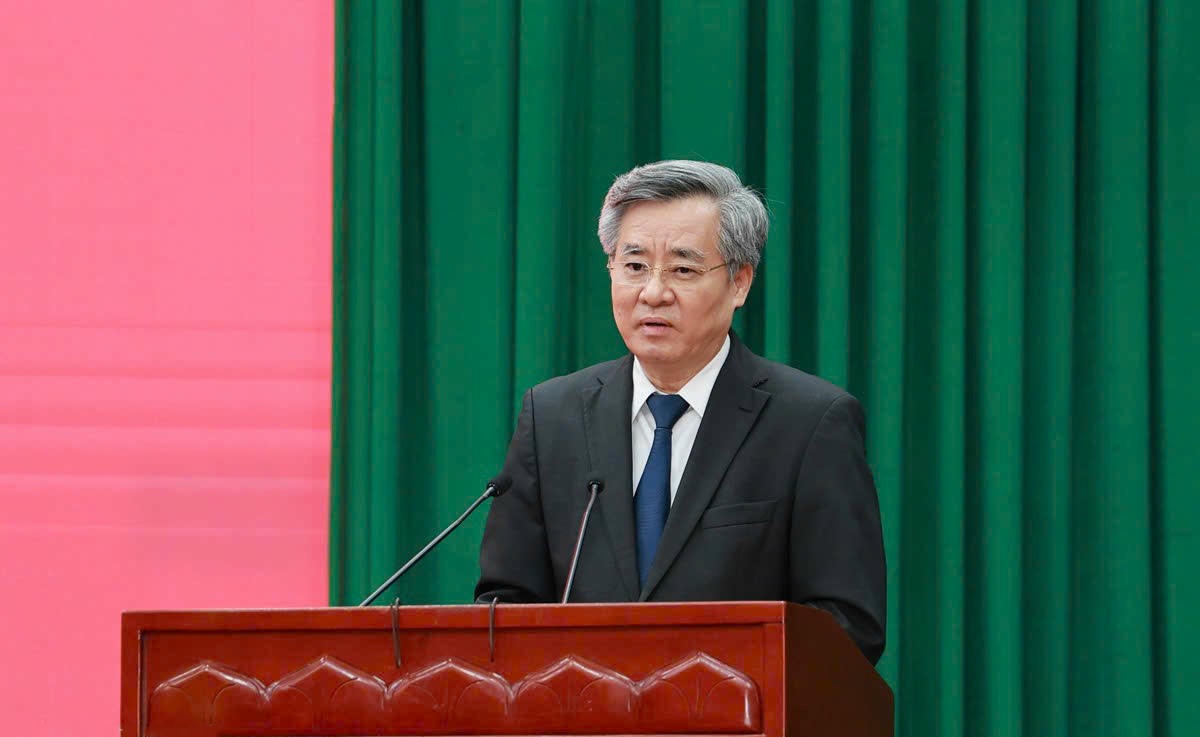 Phó Trưởng ban Tổ chức Trung ương&nbsp;Nguyễn Quang Dương phát biểu tại hội nghị.