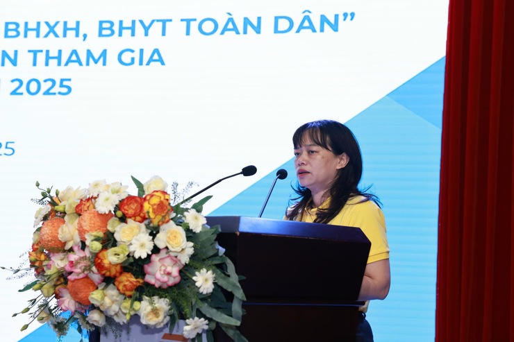 Phó Tổng Giám đốc Tổng công ty Bưu điện Việt Nam Chu Thị Lan Hương phát biểu tại buổi Lễ.