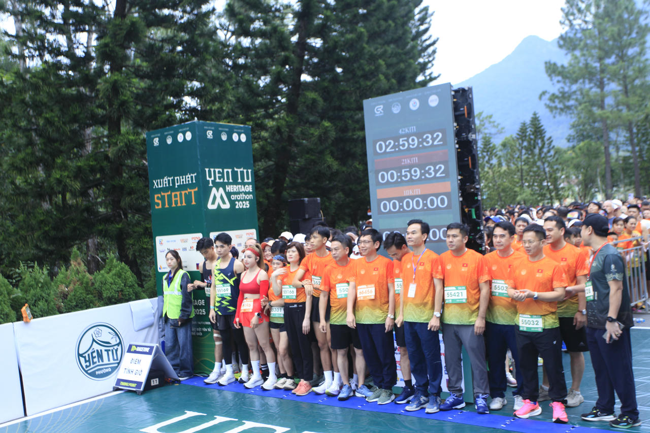 Gần 3.000 runner tranh tài tại Yên Tử Heritage Marathon 2025