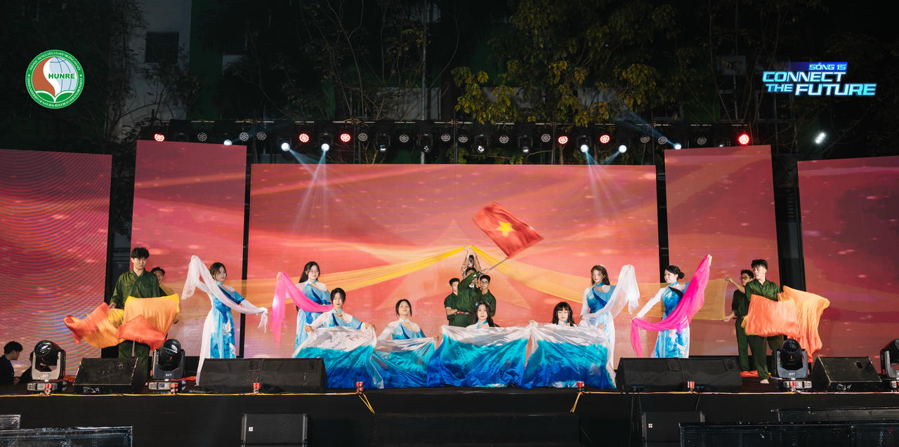 Đại học TN&MT Hà Nội khuấy động đêm 'Sóng 15”, mở ra hành trình kết nối tương lai