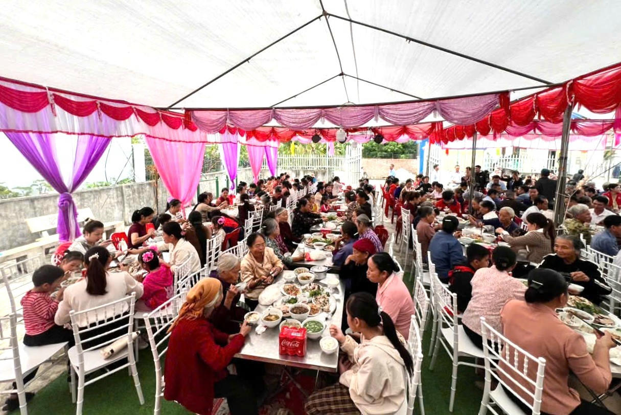 Bữa cơm đại đoàn kết.