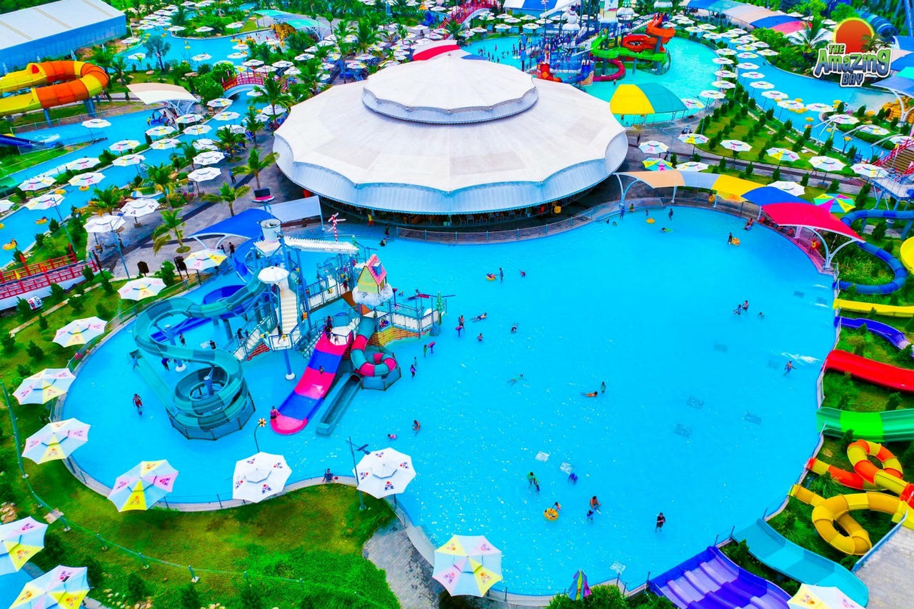Phân khu Công viên nước luôn hút khách mỗi dịp nghỉ lễ trong năm