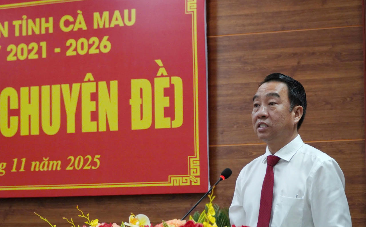 Ông Lữ Quang Ngời – Phó Bí thư Tỉnh ủy, Tân Chủ tịch UBND tỉnh Cà Mau, phát biểu nhận nhiệm vụ.