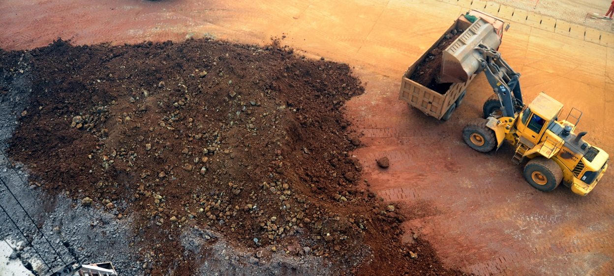 Theo Điều 28 Luật Địa chất và khoáng sản, khu vực dự trữ khoáng sản quốc gia là khu vực có khoáng sản nhóm I, nhóm II chưa khai thác, được xác định căn cứ vào kết quả điều tra địa chất về khoáng sản, kết quả thăm dò khoáng sản.