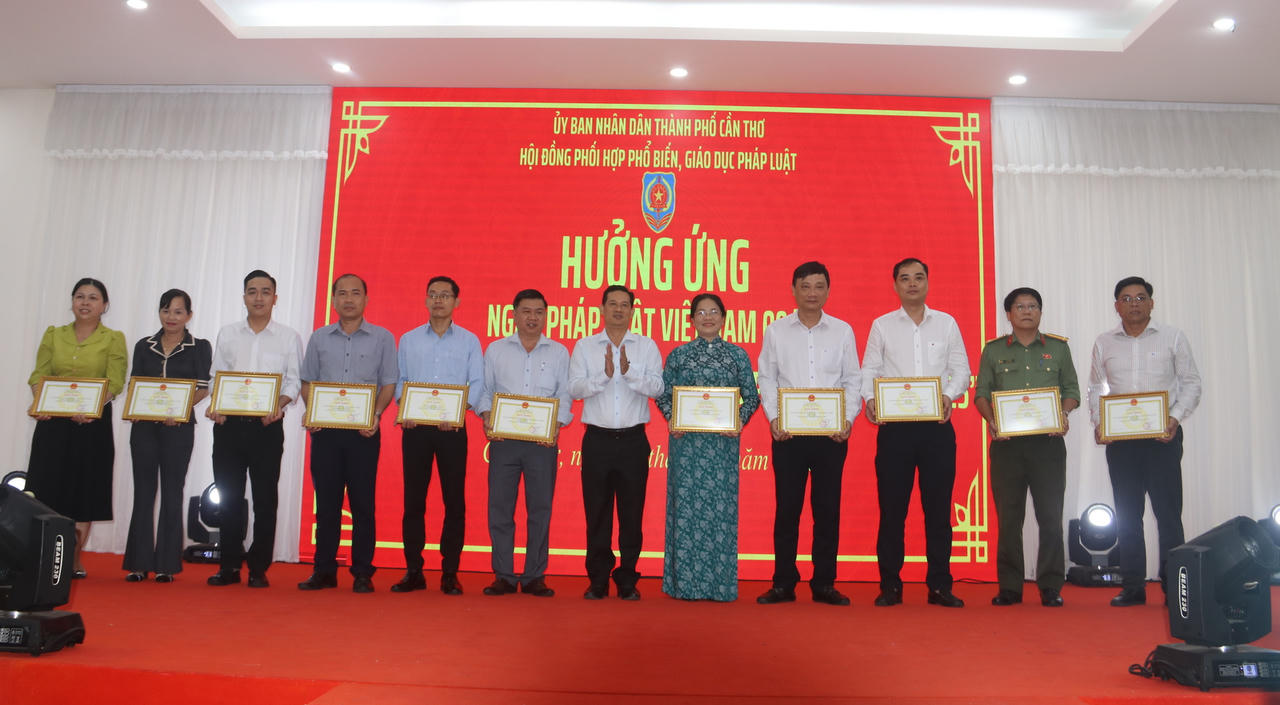 Nhiều tập thể, cá nhân đạt giải tại Cuộc thi trực tuyến Tìm hiểu pháp luật TP Cần Thơ năm 2025.