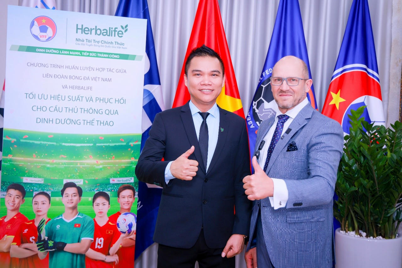 Herbalife Việt Nam đào tạo dinh dưỡng thể thao cho huấn luyện viên và cầu thủ cùng Liên đoàn Bóng đá Việt Nam