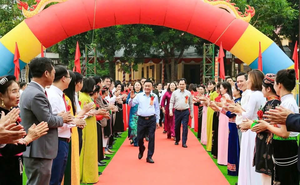 Thường trực Ban Bí thư Trần Cẩm Tú dự Ngày hội Đại đoàn kết toàn dân tộc tại Lào Cai