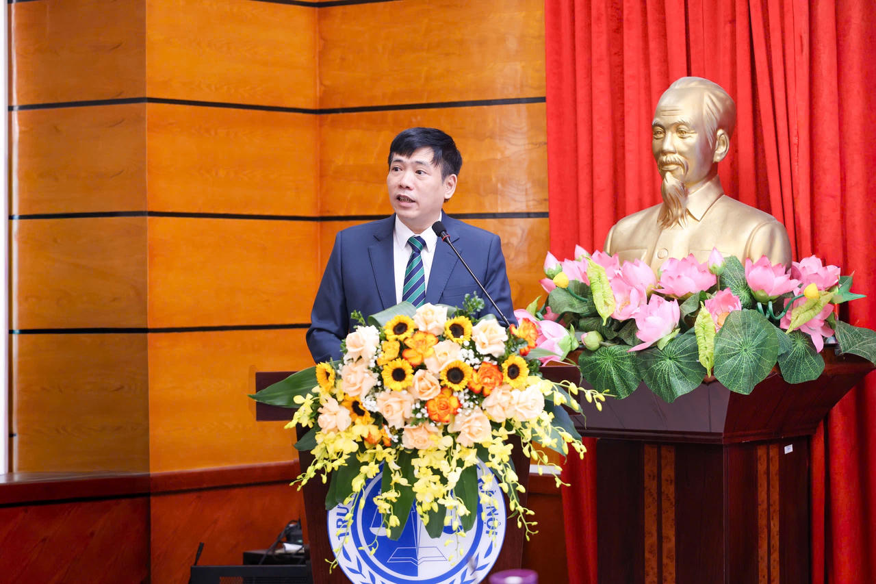  TS. Hoàng Xuân Châu phát biểu khai mạc.