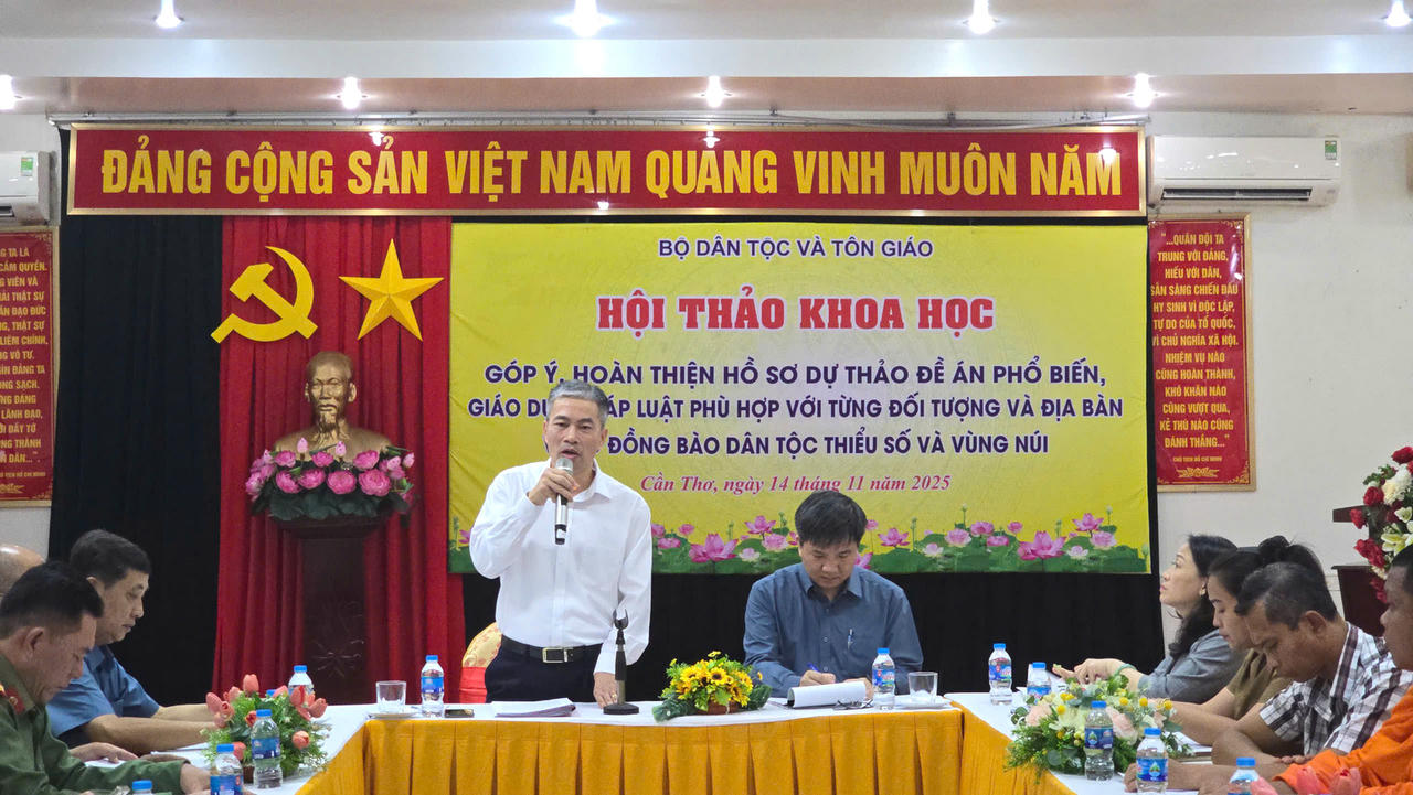 Quang cảnh hội nghị.