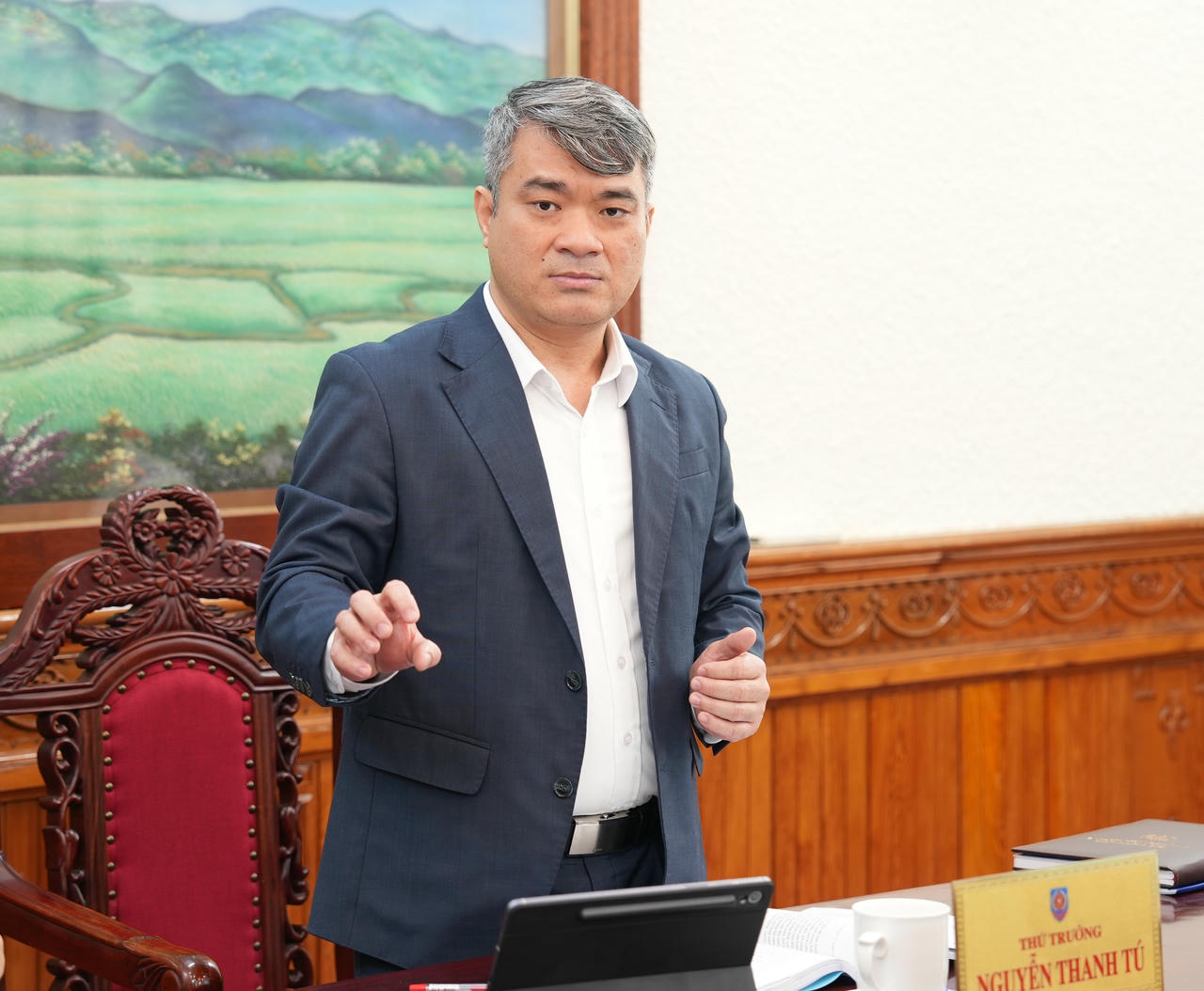 Thứ trưởng Nguyễn Thanh Tú kết luận buổi làm việc.