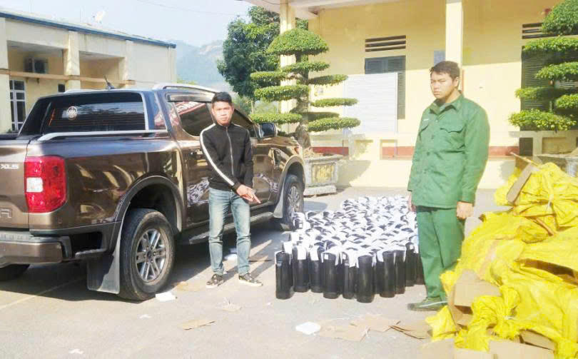 Quảng Ninh: Phát hiện, thu giữ 224 bình khí cười vận chuyển trái phép 