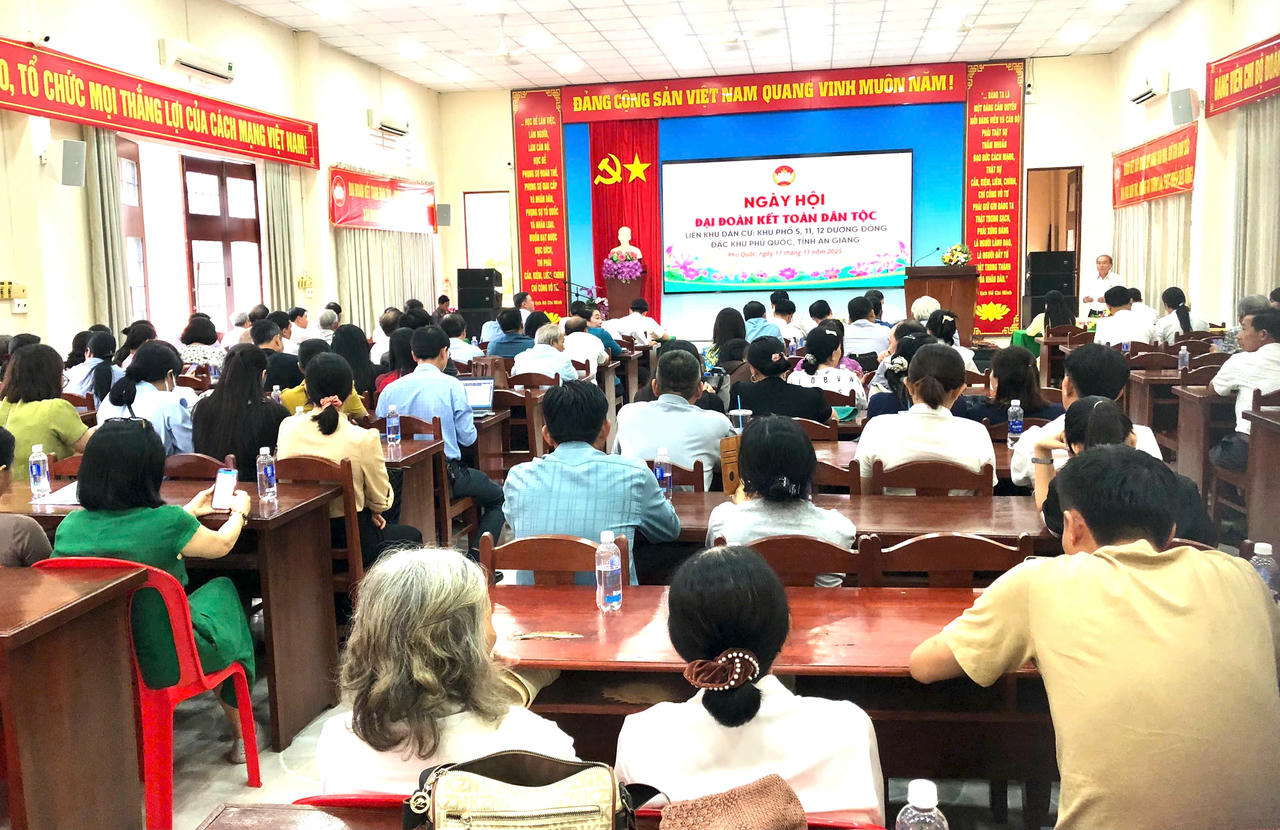 Quang cảnh Ngày hội “Đại đoàn kết toàn dân tộc” liên khu dân cư khu phố 5, 11 và 12 Dương Đông, đặc khu Phú Quốc năm 2025.