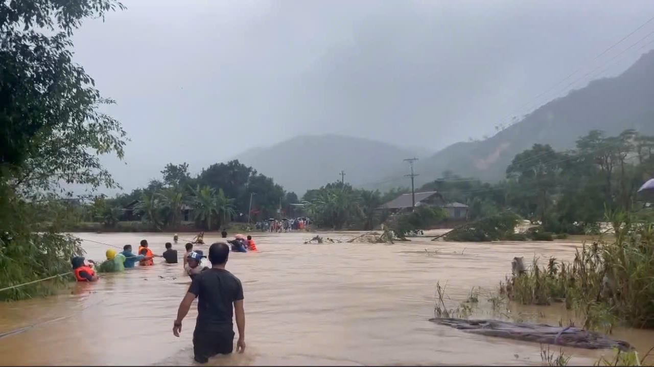 Đắk Lắk: Mưa lũ lịch sử khiến 11 người thiệt mạng, 4 người mất tích
