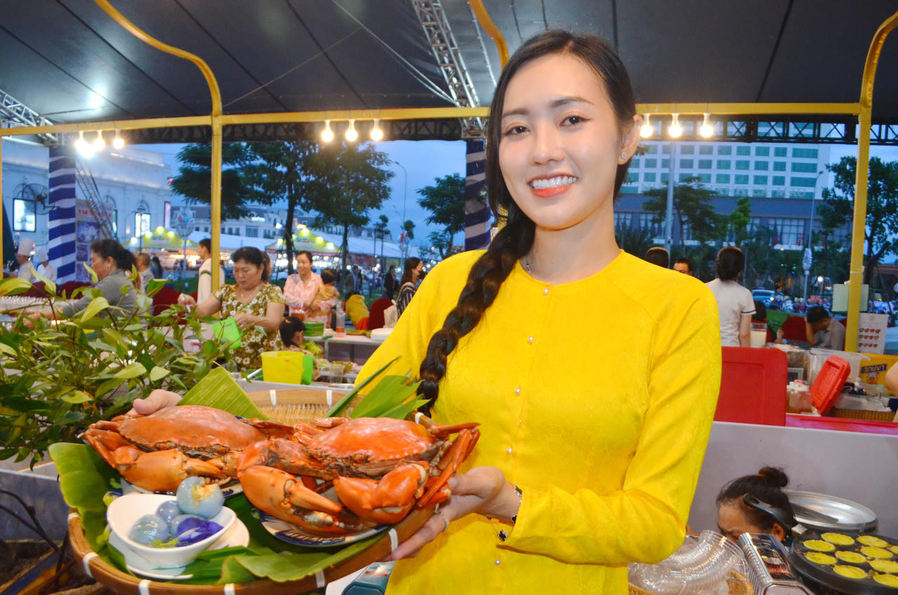 Ngày hội nhằm quảng bá thương hiệu, văn hóa ẩm thực và tầm quan trọng của ngành hàng cua Cà Mau.