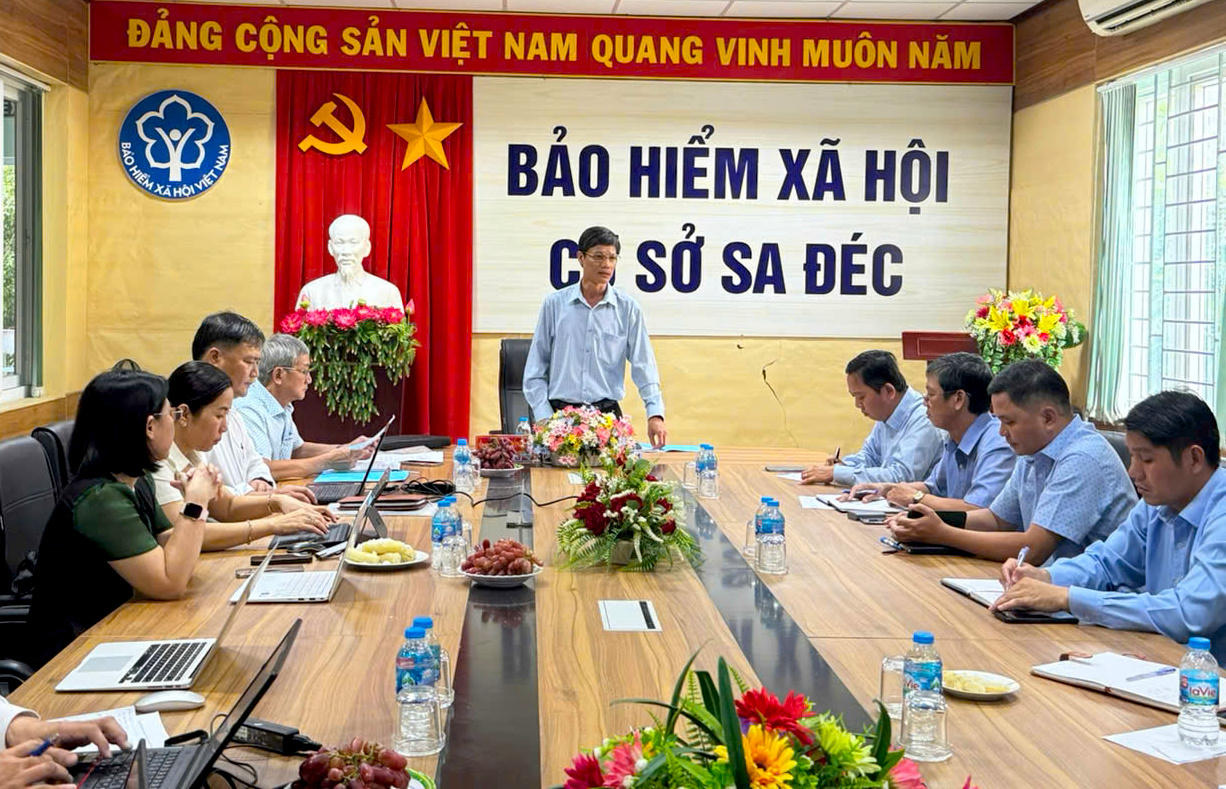 Đoàn số 6 do ông Nguyễn Hồng Vũ – Phó Giám đốc BHXH tỉnh làm Trưởng đoàn. Ảnh: BHXH Đồng Tháp