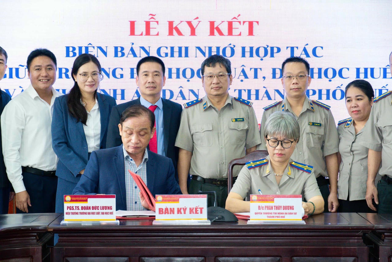 Việc ký kết nhằm tăng cường phối hợp trong đào tạo, nghiên cứu khoa học và triển khai các hoạt động thực tiễn pháp lý cho sinh viên. 