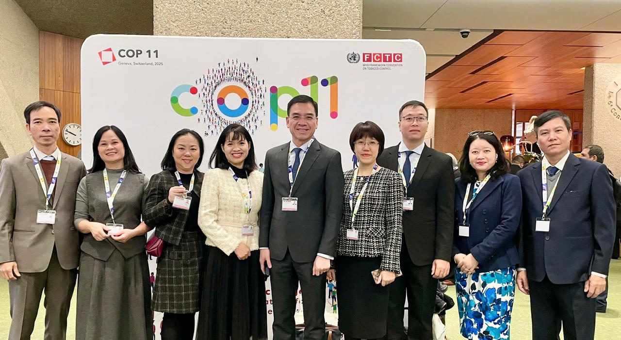 Đoàn Việt Nam tham dự hội nghị. Ảnh: T.H.