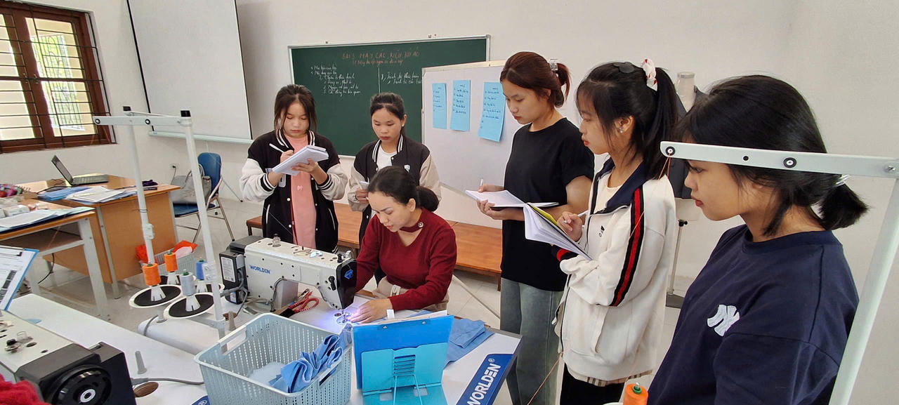 Trường Cao đẳng Lạng Sơn dạy tích hợp giữa lý thuyết và thực hành giúp nâng cao kiến thức, tay nghề của học sinh, sinh viên. (Ảnh: Lê Hanh)