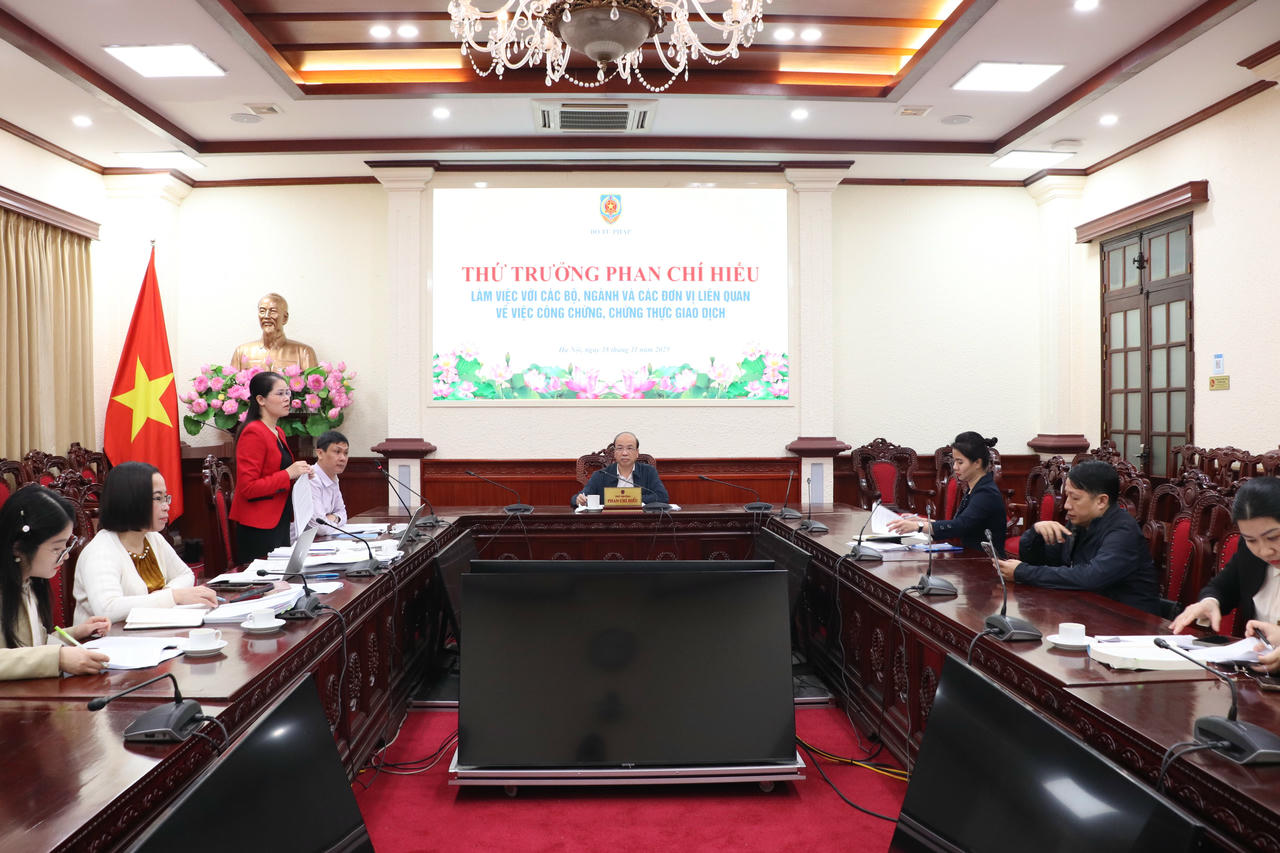 Đề xuất chuyển 8 loại giao dịch phải công chứng, chứng thực sang công chứng, chứng thực tự nguyện, theo yêu cầu Đề xuất chuyển 8 loại giao dịch phải công chứng, chứng thực sang công chứng, chứng thực tự nguyện, theo yêu cầu