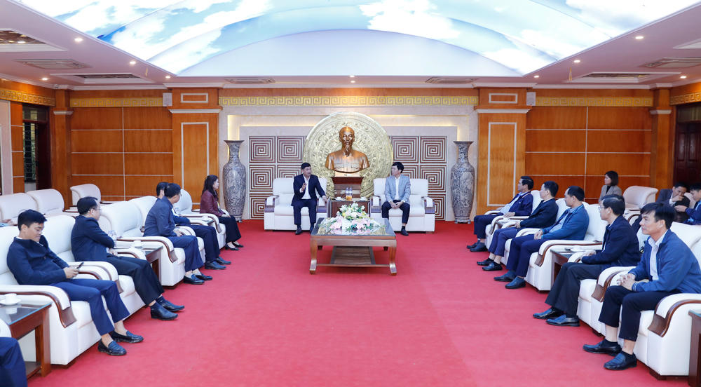 Quang cảnh làm việc của đoàn công tác với Đảng ủy, UBND xã Tân Yên và Phúc Hoà.