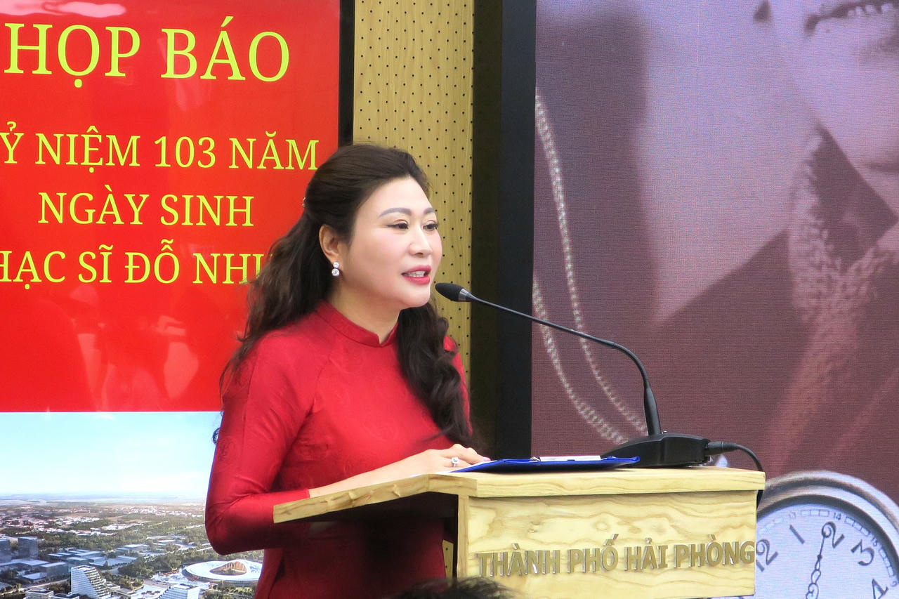 NSND Khánh Hòa, Giám đốc Nhà hát Nghệ thuật đương đại Hải Phòng thông tin về chương trình nghệ thuật.