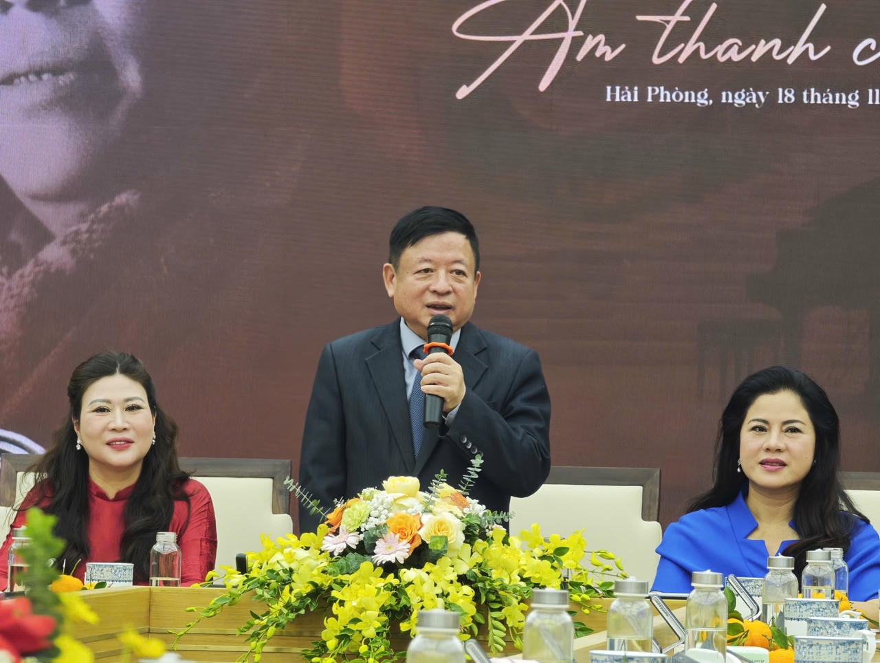 PGS.TS, Nhạc sĩ Đỗ Hồng Quân - Phó Chủ tịch Ủy ban Trung ương MTTQ Việt Nam, Chủ tịch Liên hiệp các Hội Văn học nghệ thuật Việt Nam phát biểu.